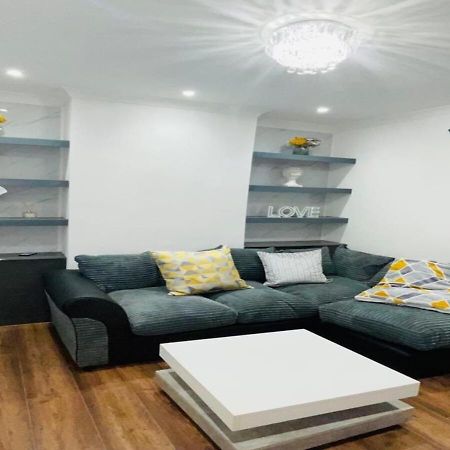 Luxury New Home Swanscombe ภายนอก รูปภาพ